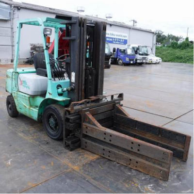 Xe nâng Mitsubishi kẹp khối Block Clamp