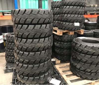 Lốp đặc Xe nâng Hàng Mitsubishi 300-15